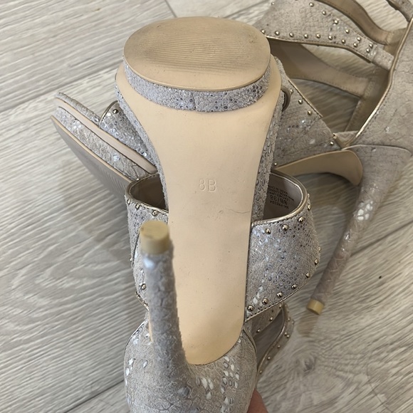 BCBGMaxAzria Beige Gold Studded Zip Up Stiletto—4.5”Heels —Size 8B— - Picture 11 of 12